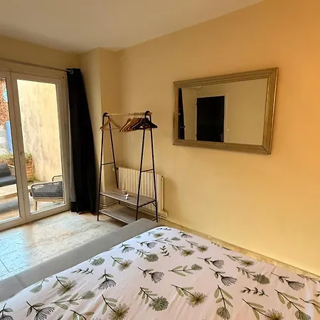 Maison Ou A Louer Place De L'esplan Проживание в семье Сен-Поль-Труа-Шато